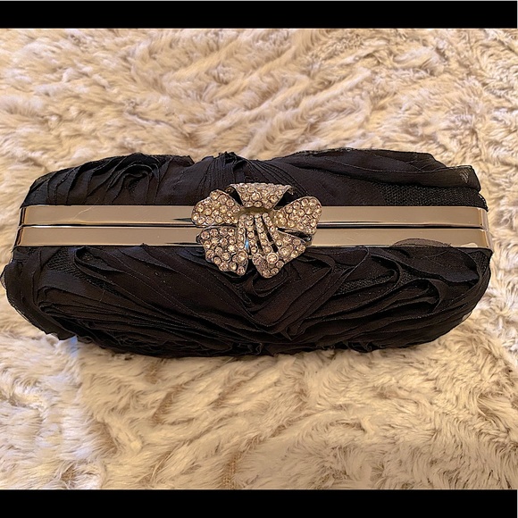 Sandra Roberts black rose clutch - Picture 1 of 5
